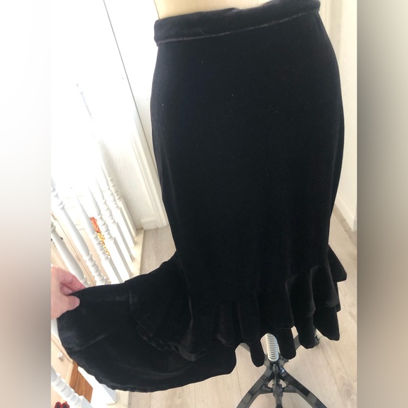 Gianni Bini midi black velvet,ruffled tiered skirt. - Picture 7 of 13